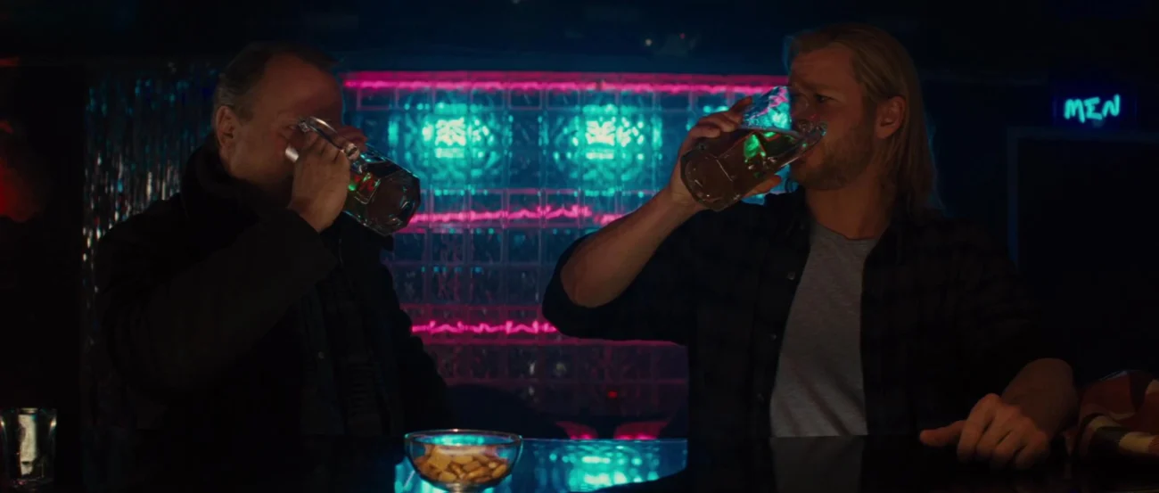 Thor drinks with Selvig1