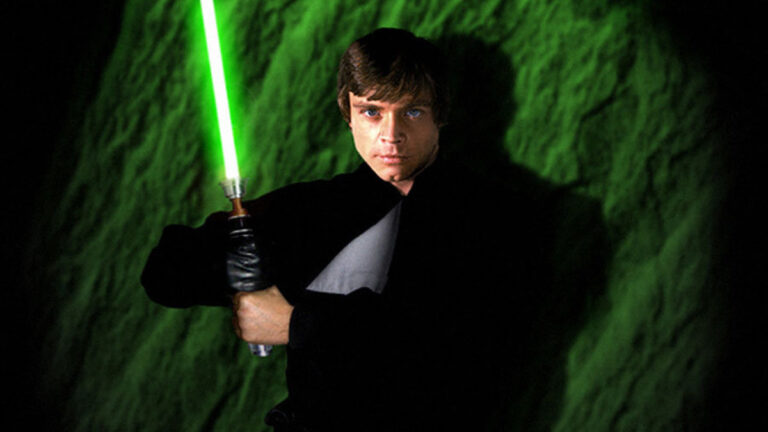 Here’s Why Luke Skywalker Has a Green Lightsaber