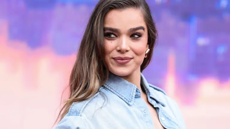 ‘Sinners’ Star Hailee Steinfeld Brings Velvet Glamour to ‘The Tonight Show’ as Her Disney Return Nears