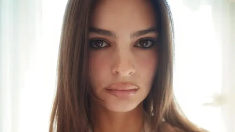 ‘Gone Girl’ Star Emily Ratajkowski Proves Casual Comfort Can Still Command Attention in New York