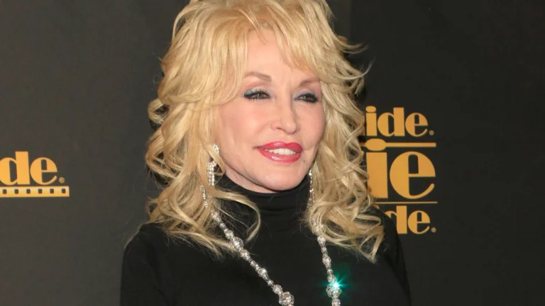 Dolly Parton’s Posthumous Video Message Brings the Americana Awards to Tears: “I Will Always Love You”