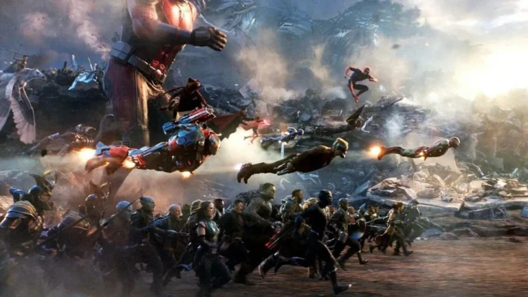 How Comic Book Movies Create a Sense of Scale on Screen