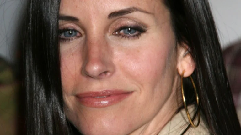 Courteney Cox Breaks Her 12-Year Directing Silence With Bonkers True Crime Thriller ‘Evil Genius’