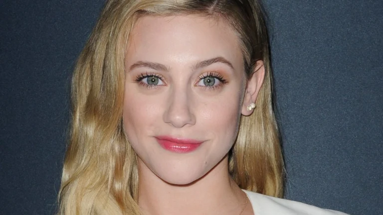 ‘The Love Hypothesis’ Star Lili Reinhart Wants Hollywood to Make a Lesbian Vampire Movie, and She’s Already Working on It
