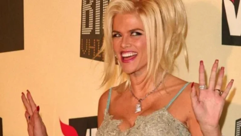 Abbie Cornish Gets Emotional as Anna Nicole Smith in First Clip From ‘Trust Me, I’m a Doctor’