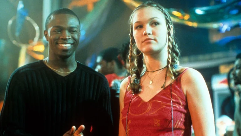 Julia Stiles’ Dance Floor Debut Is Sending a Beloved Teen Romance Spinning Back Up Hulu’s Chart