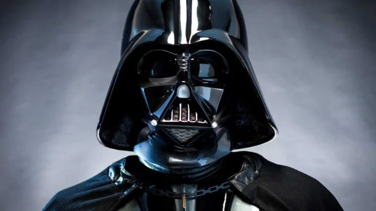 Darth Vader Wields the Infinity Gauntlet in New Art for the Marvel and ‘Star Wars’ Crossover Comic